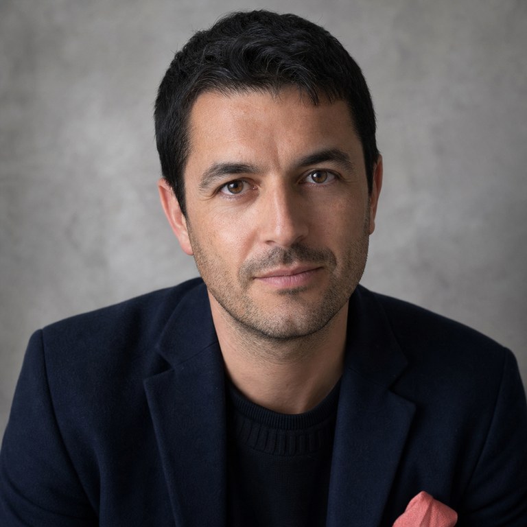 Portrait de Karim Bellier